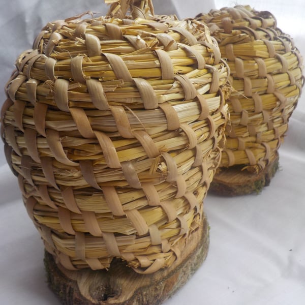 Miniature Bee hive, bee Skep, style, honey pot cover, beekeeping, natural, 