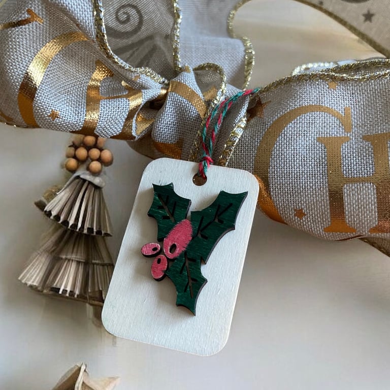 Set of 5 Wooden Christmas Tags - Holly Design