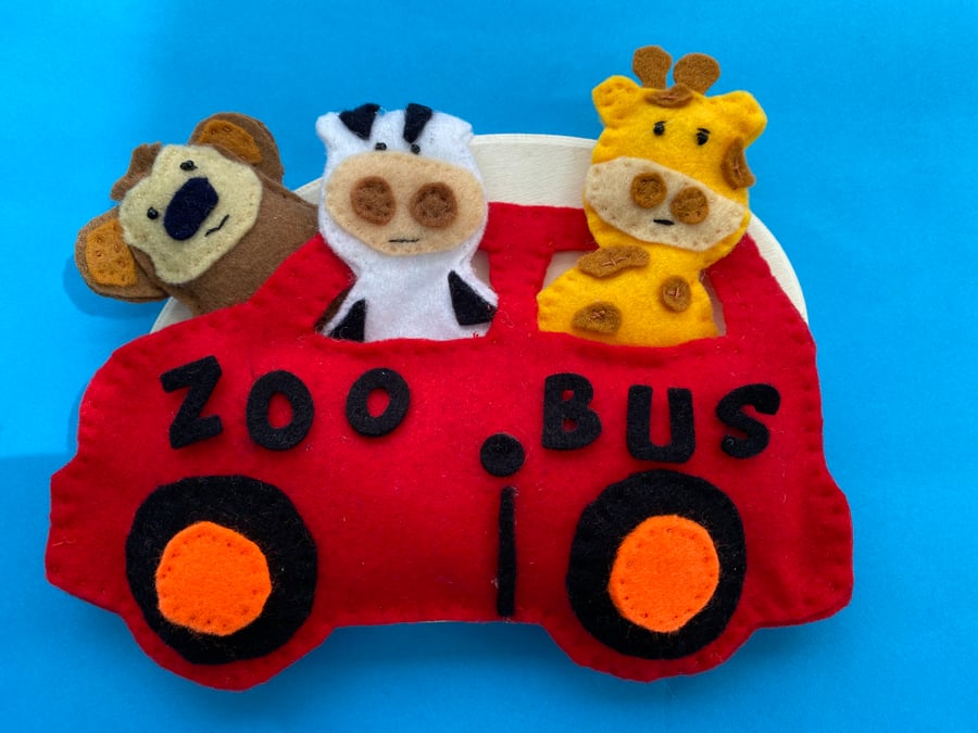 Felt fun zoo bus wall hanging decoration.
