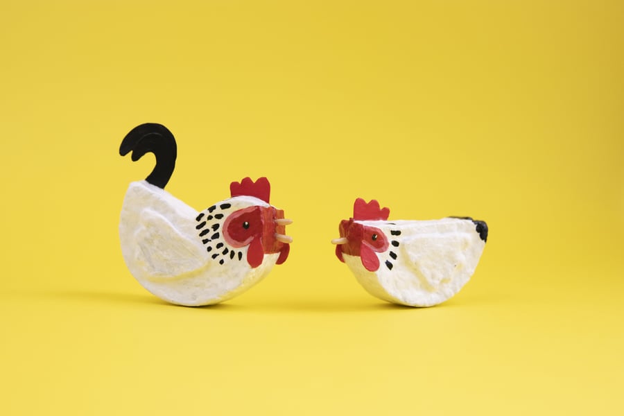 Pair of decorative recycled chicken ornaments - Sussex
