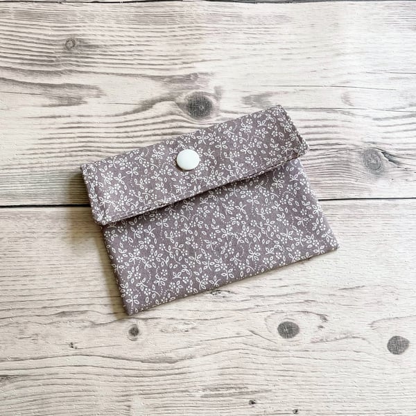 Card holder pouch. Loyalty, credit, debit cards purse. Ditsy grey