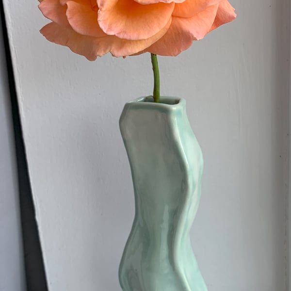 Bud vase