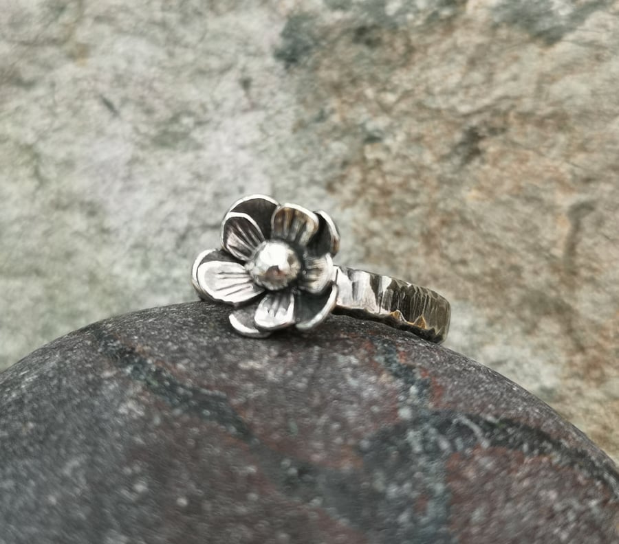 Flower Ring (UK Size N) 