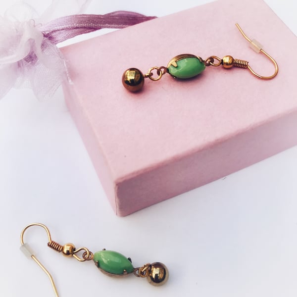 Vintage pea green earrings. 