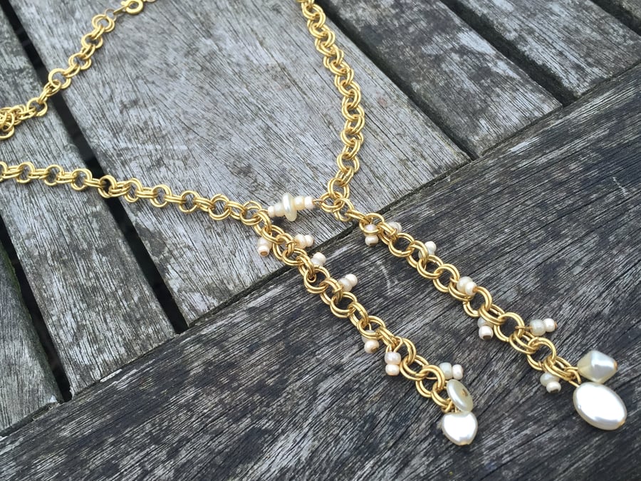 Gold and cream pearls chainmaille necklace