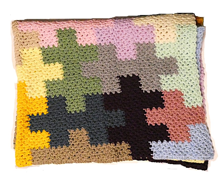 Colourful handmade knitted blanket - jigsaw puzzle design