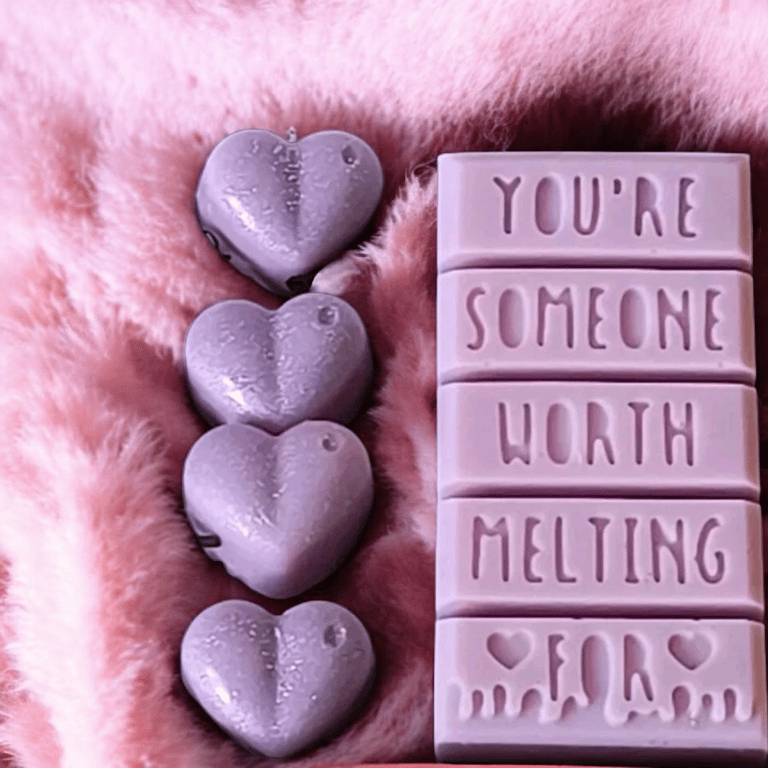 Handmade wax melt gift set - soy wax melts - 1 snap bar & 4 hearts 