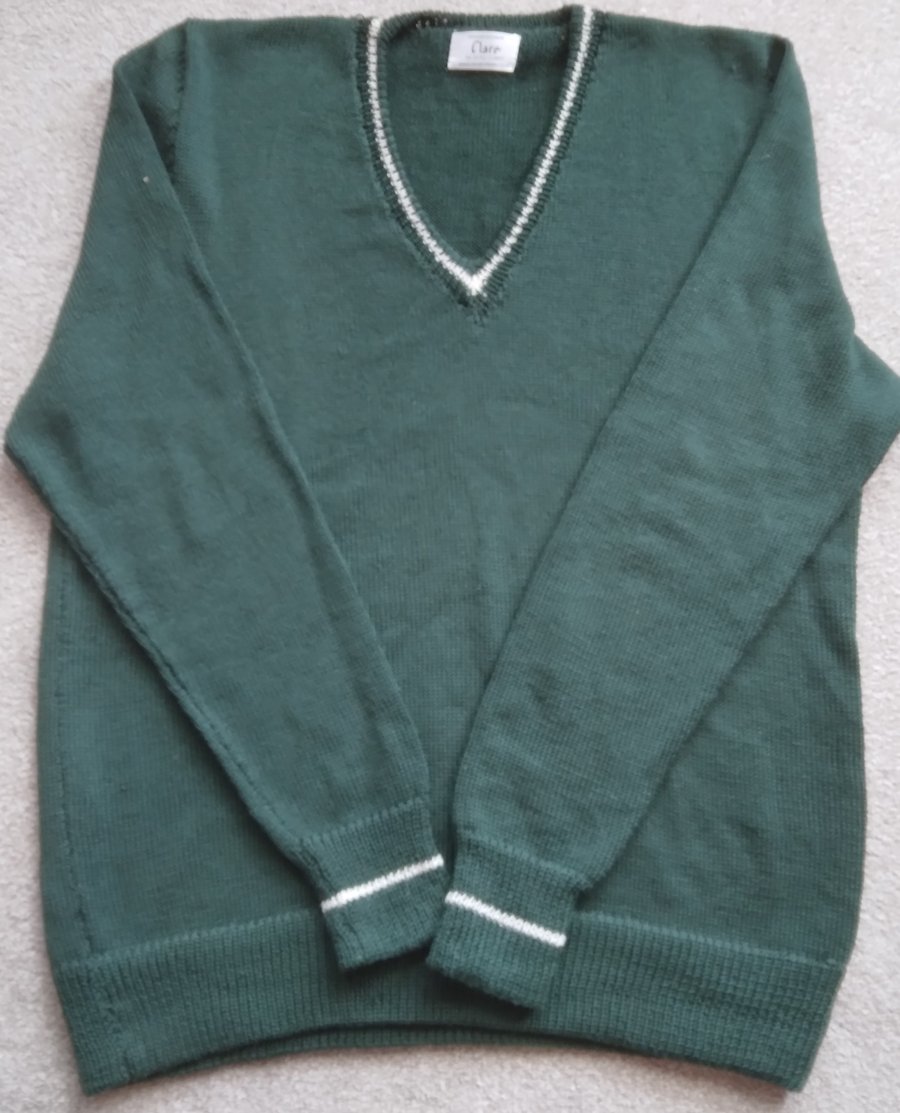 Merino wool jumper, V neck, merino wool. Chest measures 46 ins (117 cm)