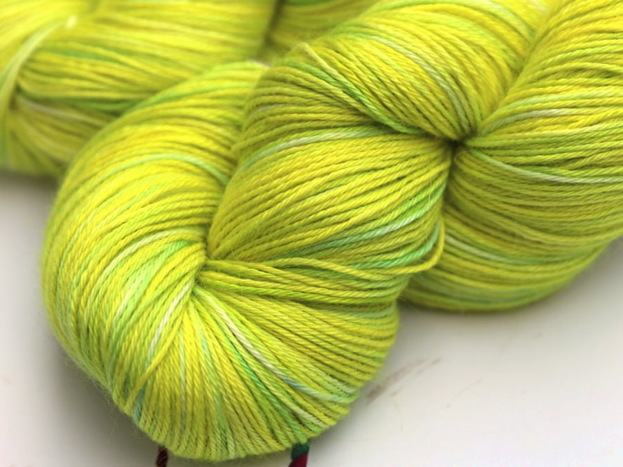 SALE: Yuzu - Silky baby alpaca 4 ply yarn