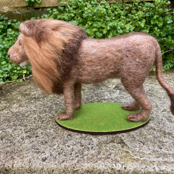 Lion, needle felted, sculpture, ornament, model