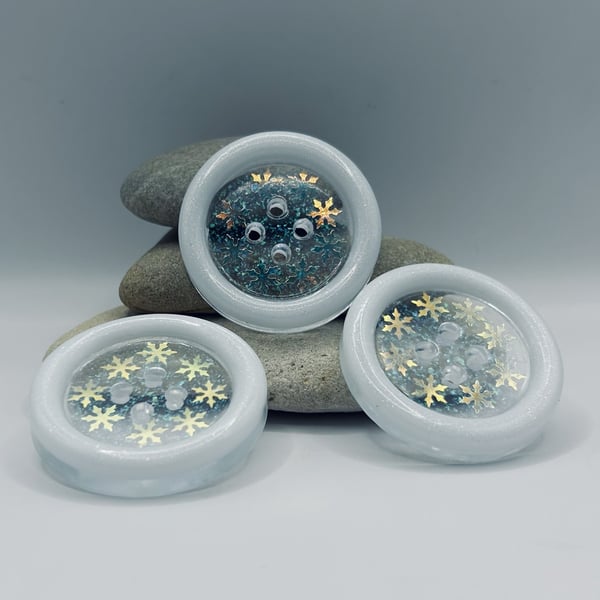 Giant Resin 50mm Button Gift for Knitters Crocheters - Snowflake Sparkle