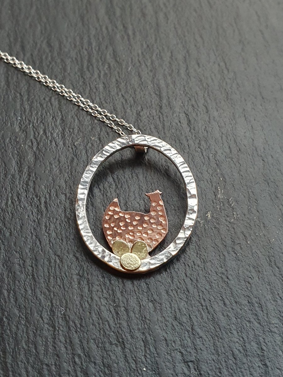 Chicken and her eggs necklace 