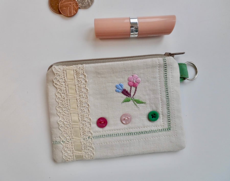 SOLD Coin purse in reclaimed embroidered cloth with vintage style trim