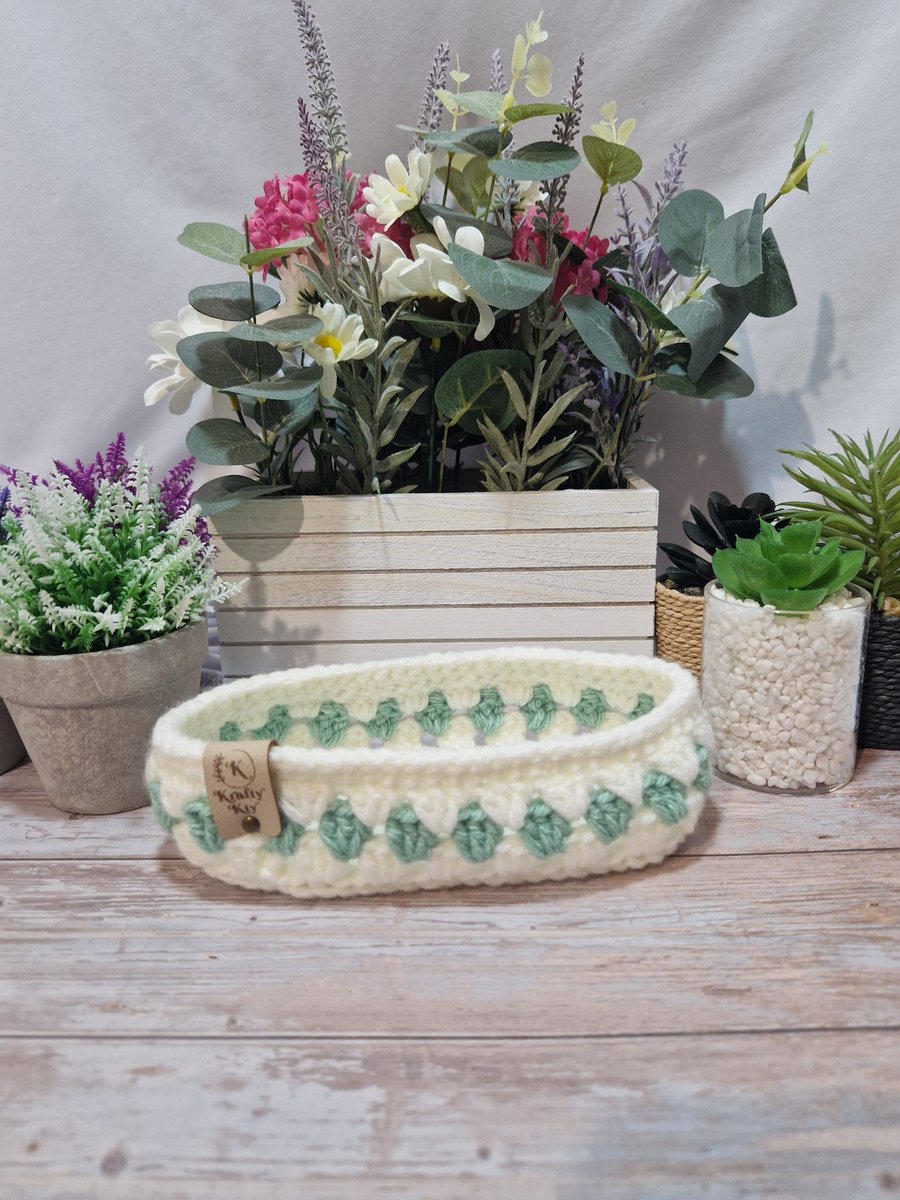 Glasses or trinket basket, hand crocheted 