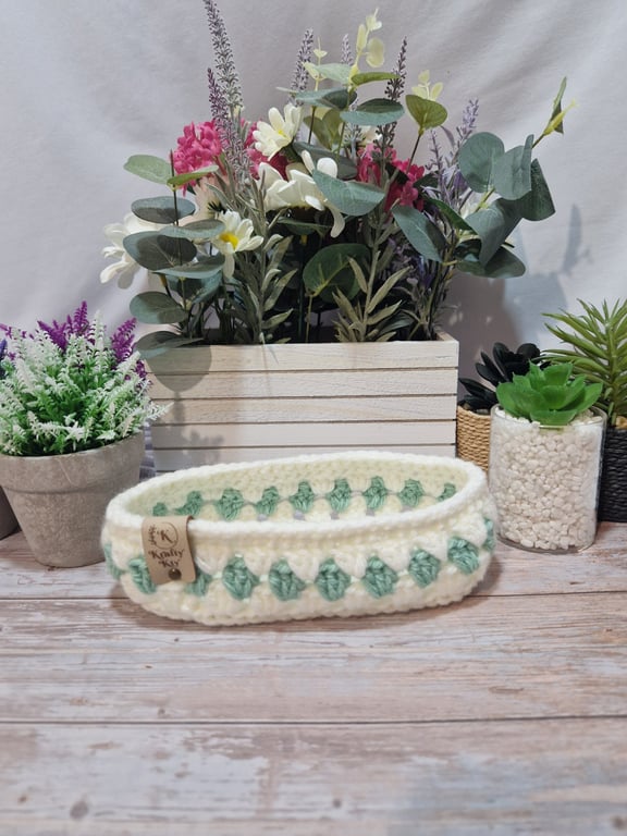 Glasses or trinket basket, hand crocheted 