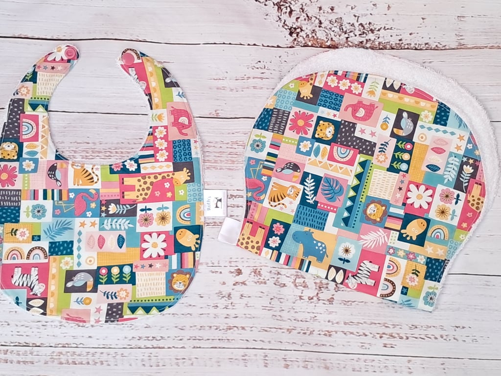 Newborn baby bib and burp cloth gift set - pink