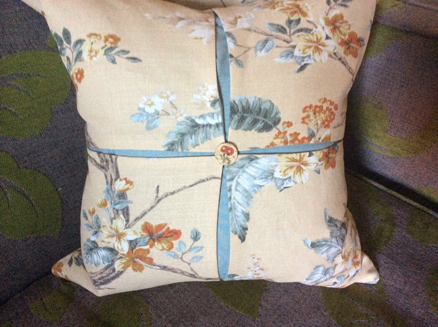 Cushion cover 49 cm x 49 cm in Florintine Gold with zipper 