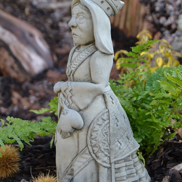 Alice in Wonderland Queen of Hearts Stone Garden Ornament