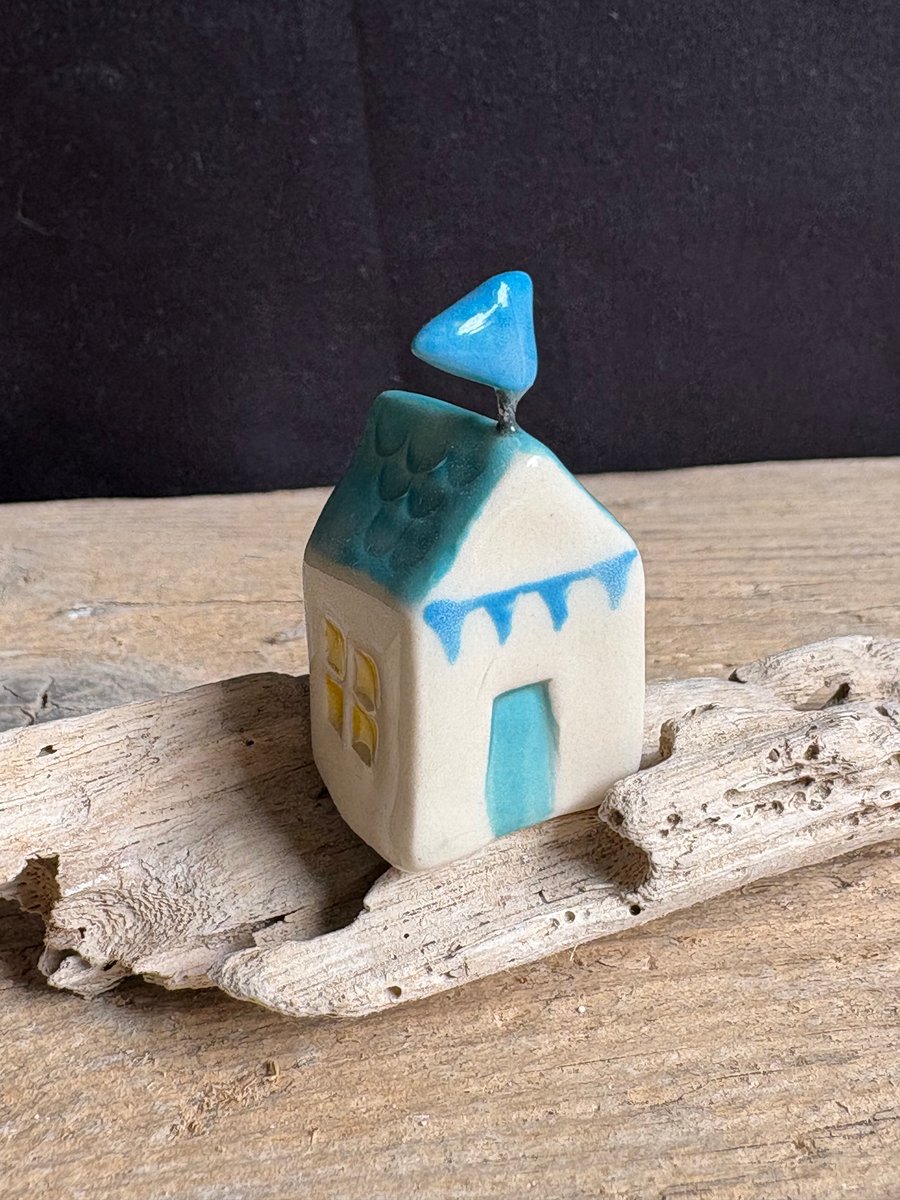 Teeny Hand-painted Ceramic Beach Hut with Flag
