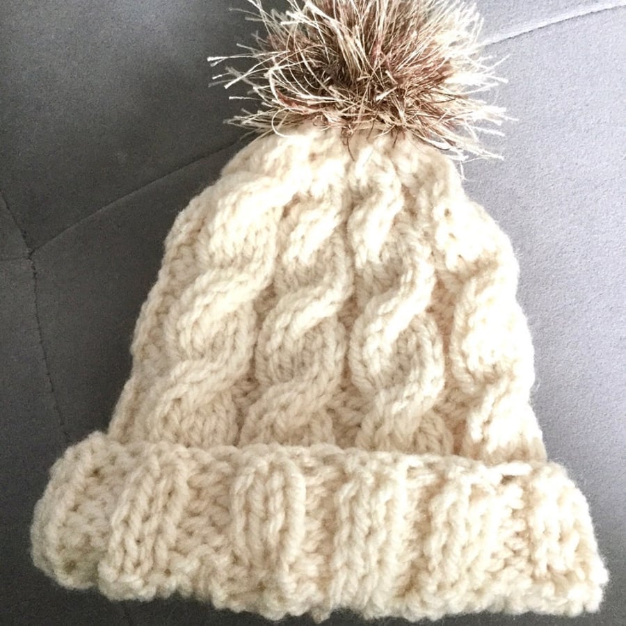 Hand knitted 0-3 months chunky bobble hat