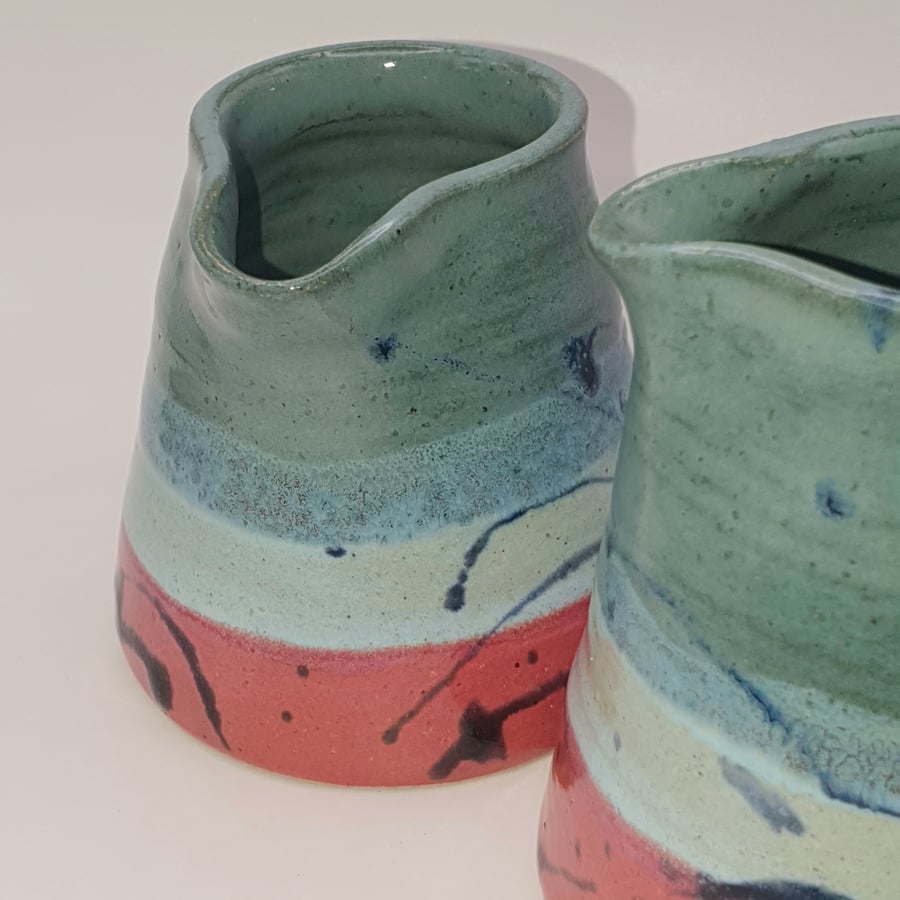 Stoneware milk pourer