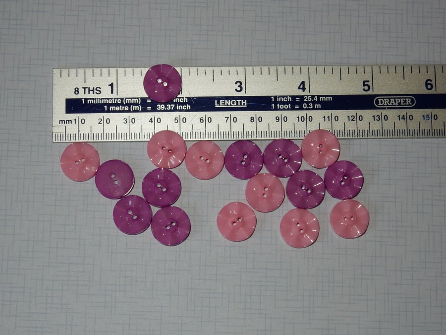 Pink and mauve fluted buttons 15mm