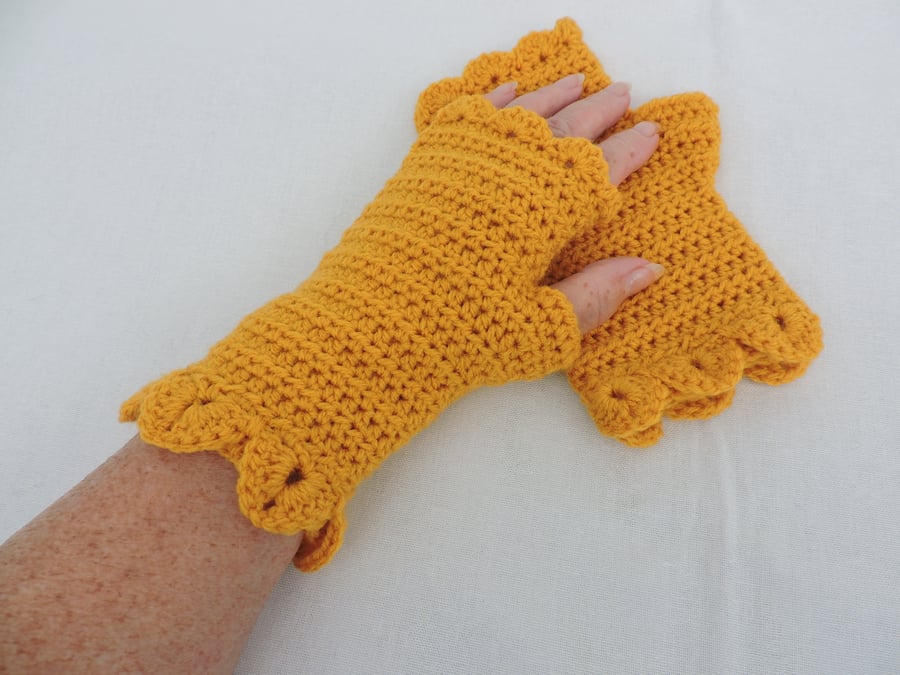 Sale now 5.00 Fingerless Mitts with Dragon Scale Cuffs Sunshine Yellow