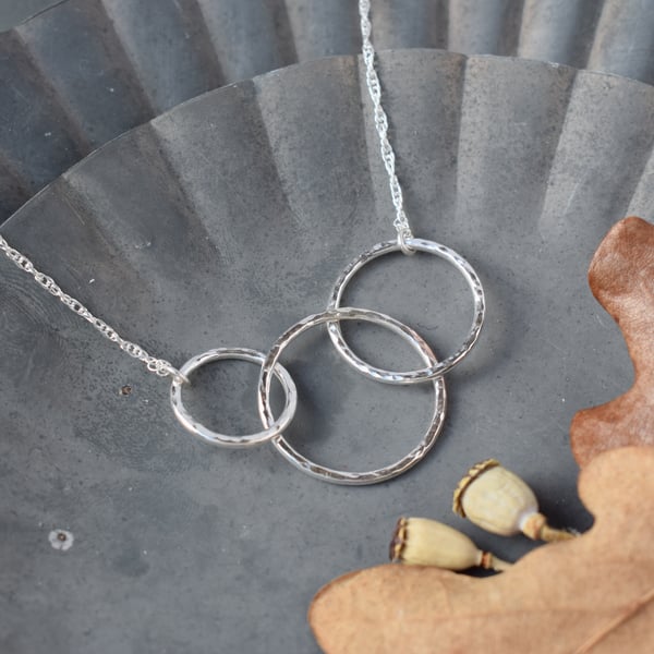 Linked Circle Necklace - 30th Birthday, 3rd Anniversary, New Mum Gift