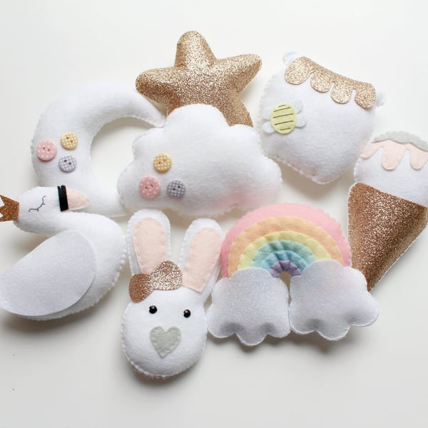 Make Your Own felt Pastel Dreams Garland Kit. Sewing pattern. Sew Your Own
