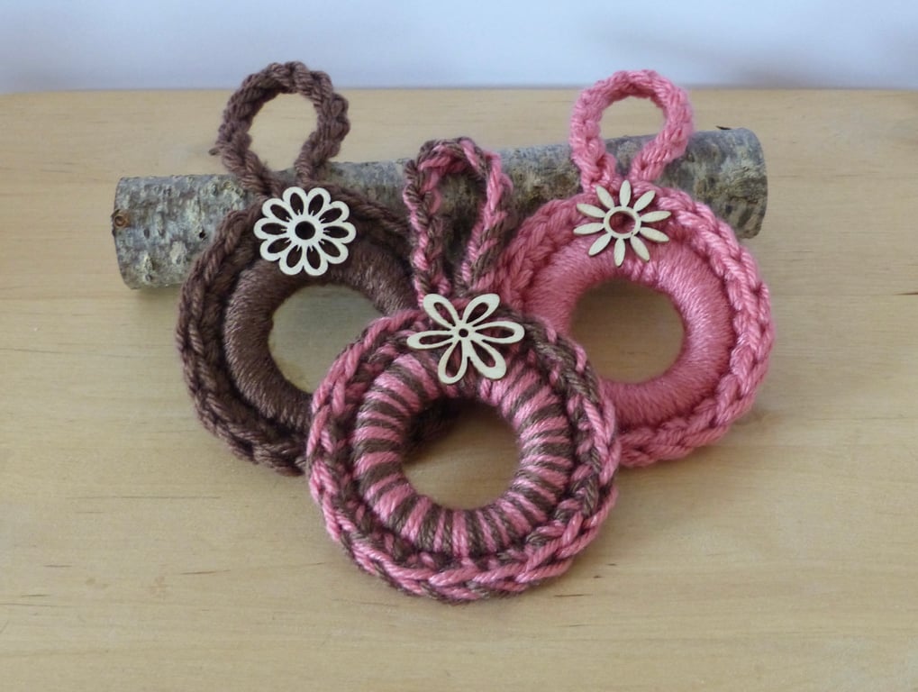 Set of 3 Hanging Wreath Decorations
