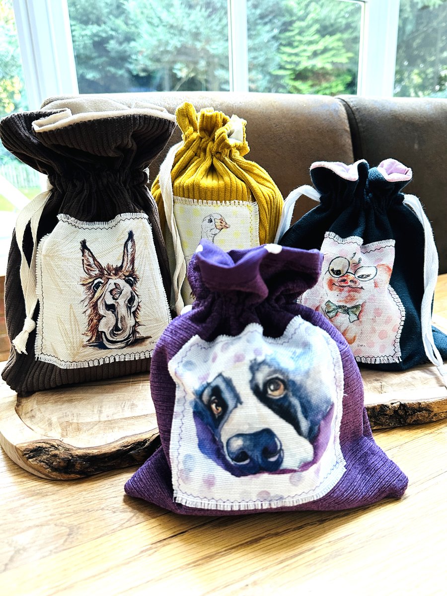 Rustic soft cord character drawstring bags