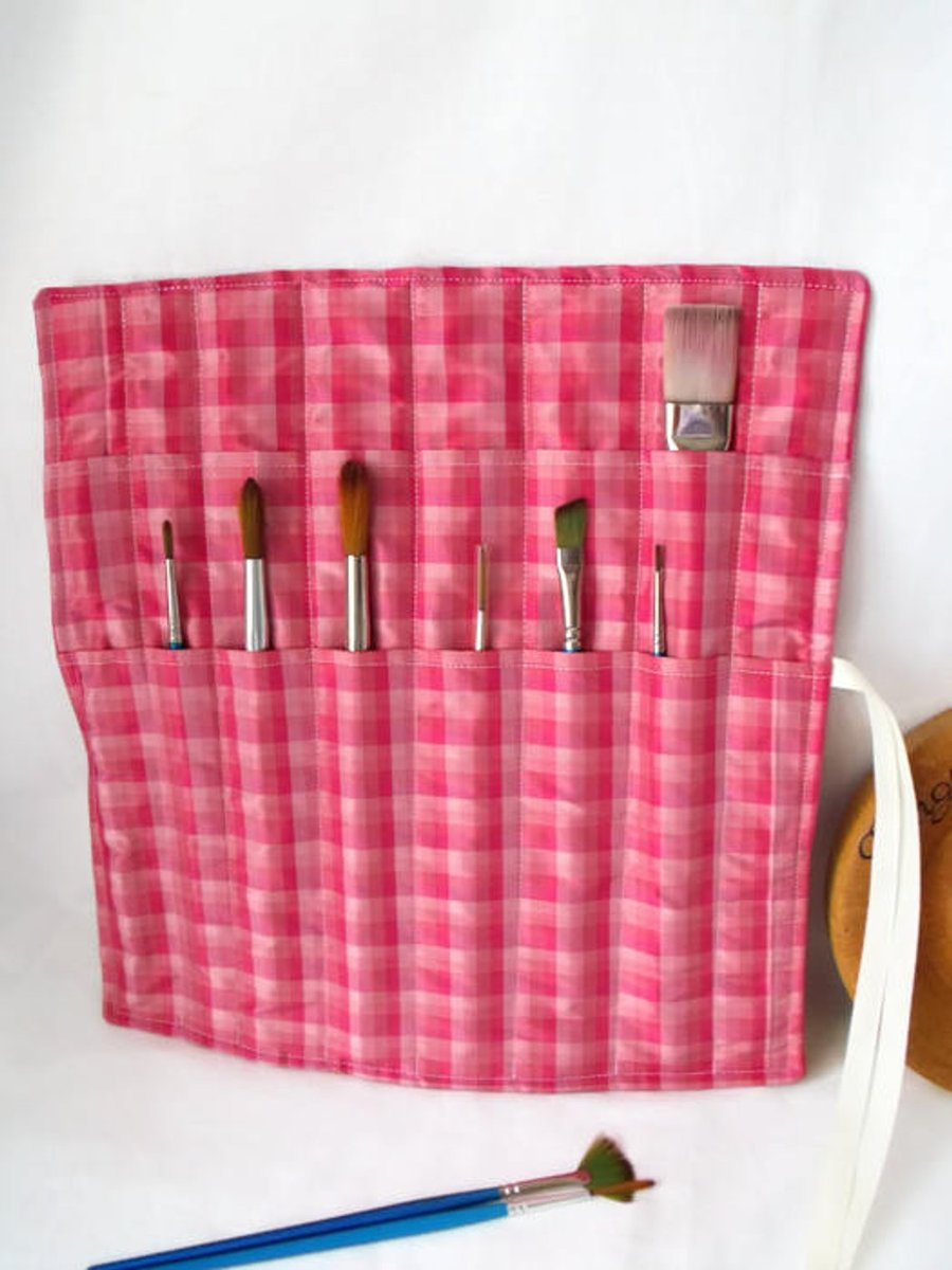 waterproof paint brush holder for painting on plein air, pink checked fabric