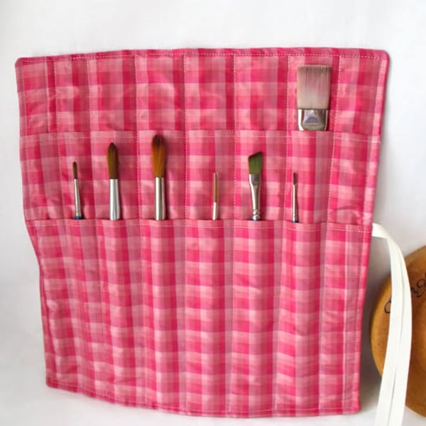 waterproof paint brush holder for painting on plein air, pink checked fabric
