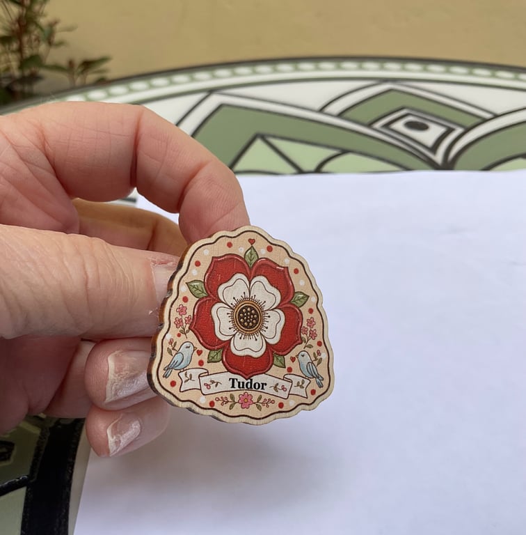 Tudor Rose Wooden Pin Badge - Folk Art History Brooch - Tudor England Wooden pin