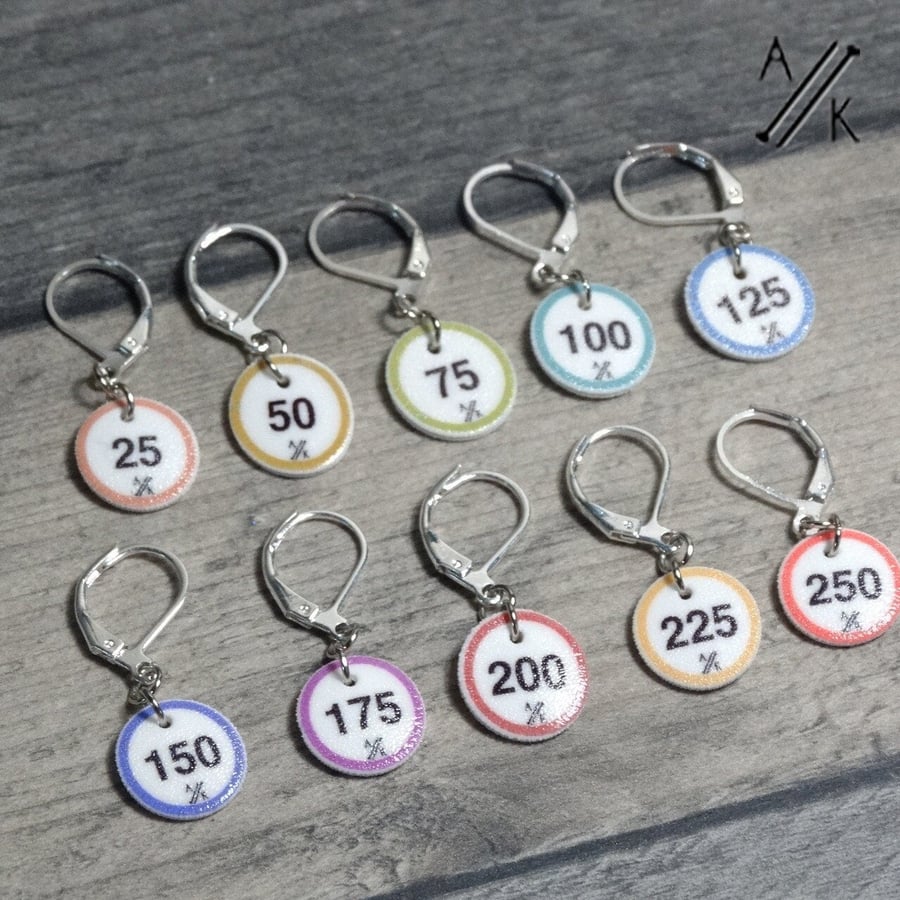 Number Stitch Marker Set: Cast On Counting Stitch Marker Set in Coastal with CHO