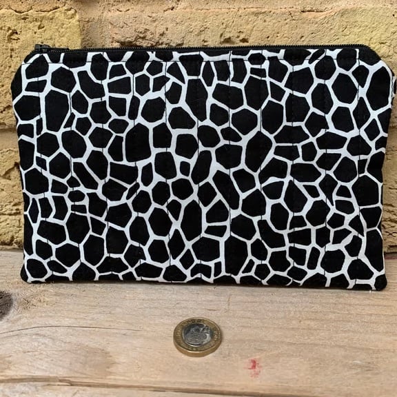  Black and White Giraffe Print Fabric Organiser Pouch