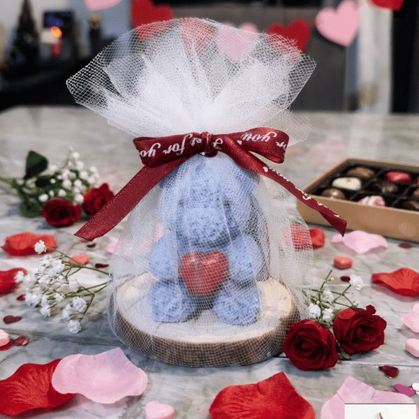 Cute Bear Valentine Candle – Tulle-Wrapped Romantic Gift 