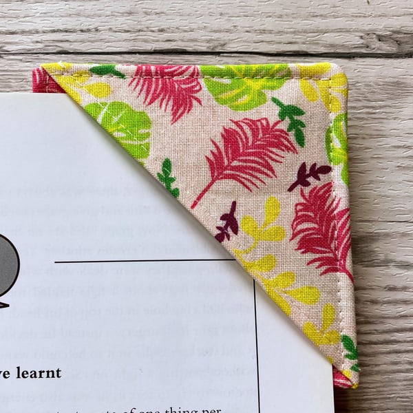 Corner bookmark. Cotton fabric. Colourful leaves.