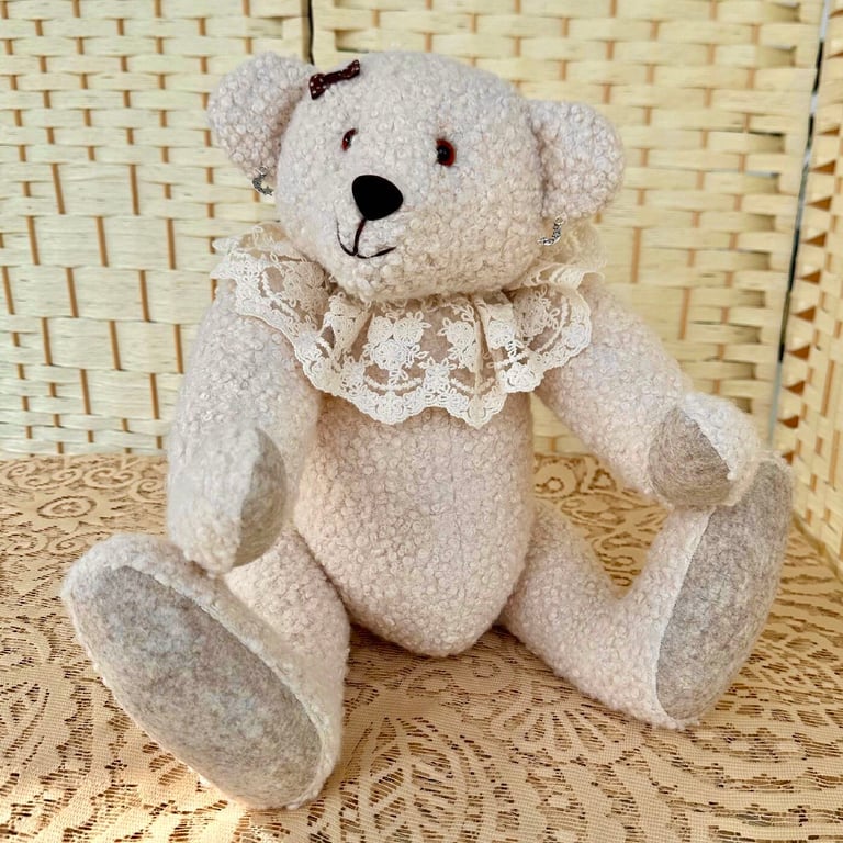 Agnes: Collectable Artist Boucle Bear 50cm (19.5")