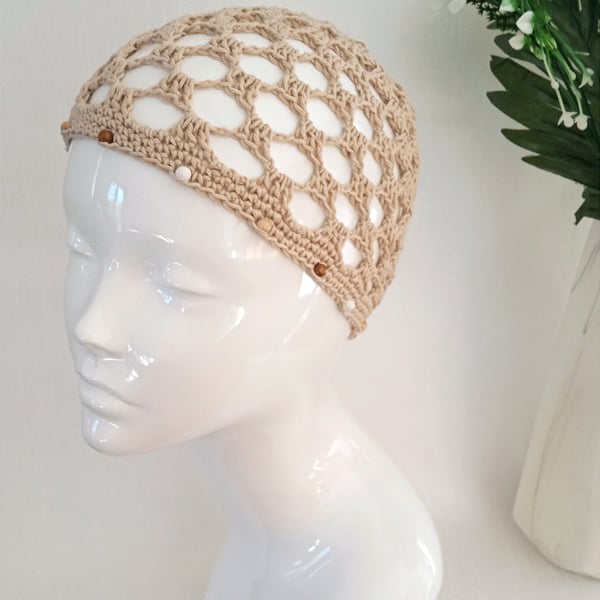 Ecru Mesh Crochet Skull Cap with Wooden Beads