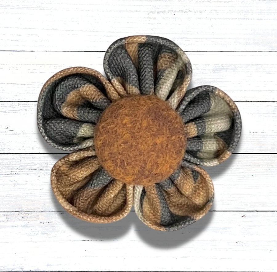 Handmade Flower Brooch, Kanzashi flower, Christmas gift