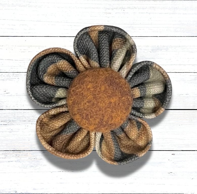 Handmade Flower Brooch, Kanzashi flower, Christmas gift