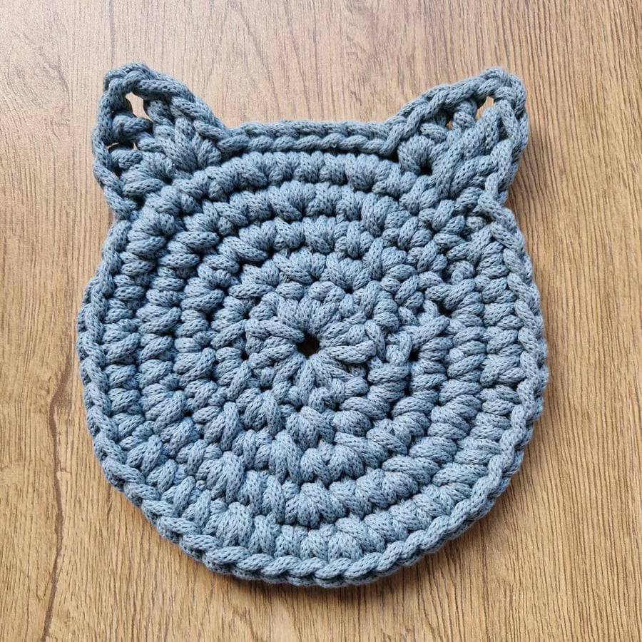 Crochet cat trivet pot holder