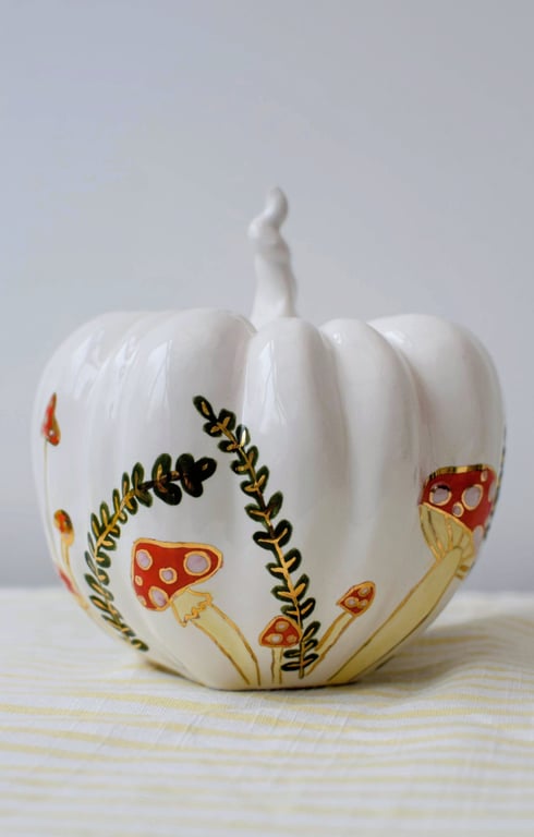 Hand Painted Mushroom Ceramic Pumpkin – Handmade Autumn Decoration with Gold