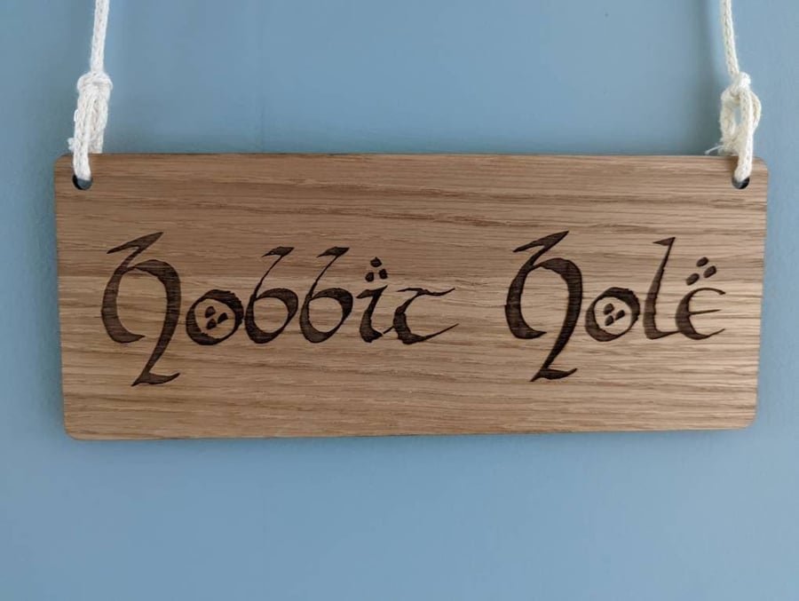 LOTR Hobbit hole sign door oak wood The hobbit man cave sign, Hobbiton freak