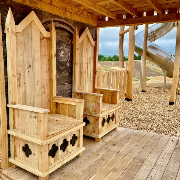 Throne, story telling chair 