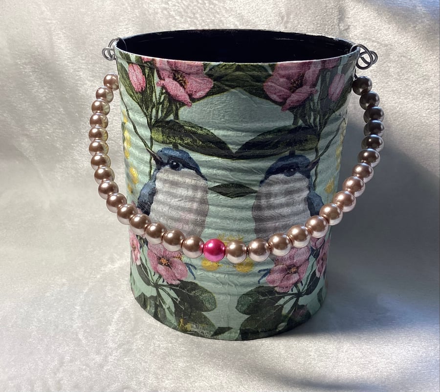 Upcycle tin can, storage tin