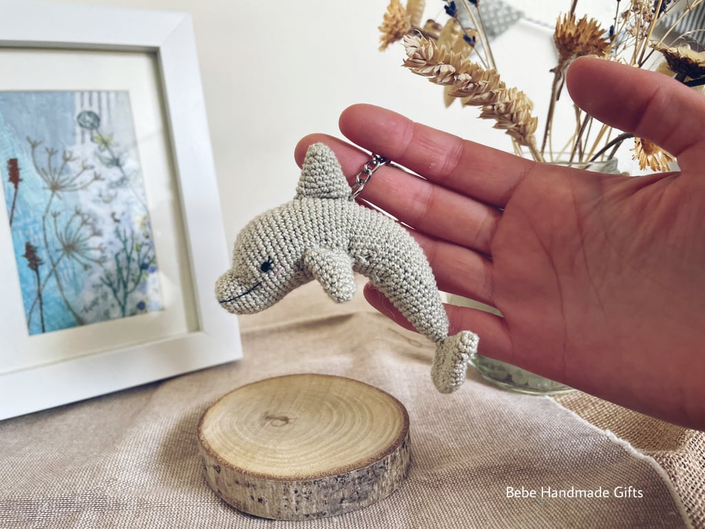 Digital PDF pattern little dolphin Amigurumi Crochet Pattern, Keyring pattern
