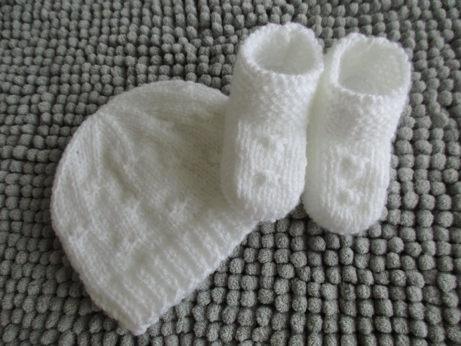White Baby Bootees and Beanie set 0-3months