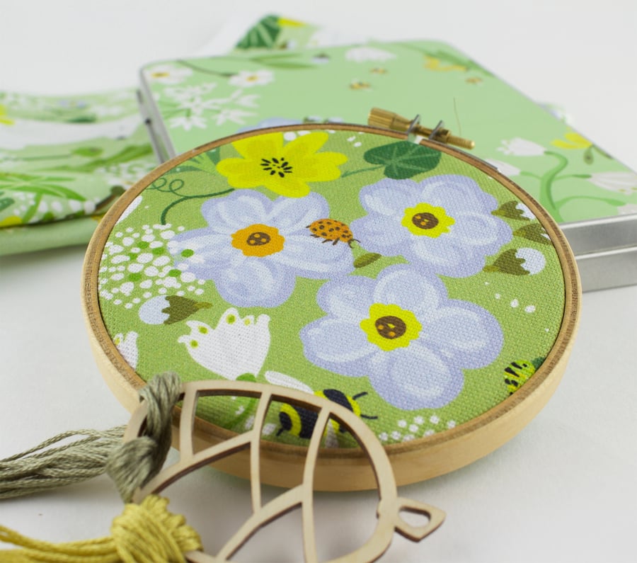 Hanging Wild Flower Fabric Hoop